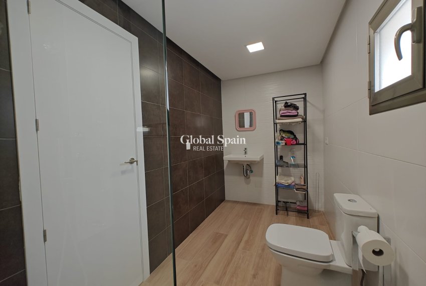 Resale - HOUSE -
COX - Cox