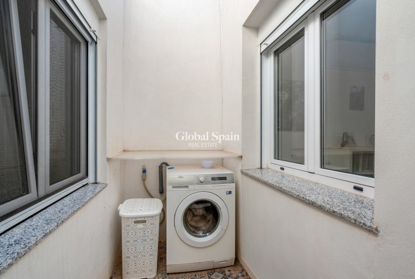 Resale - HOUSE -
CREVILLENTE - Inland