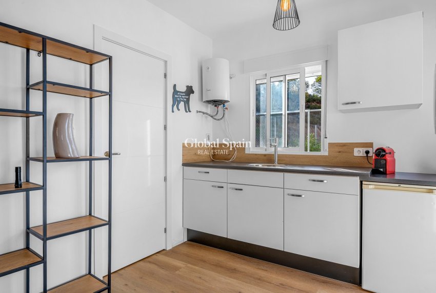 Resale - HOUSE -
CREVILLENTE - Inland