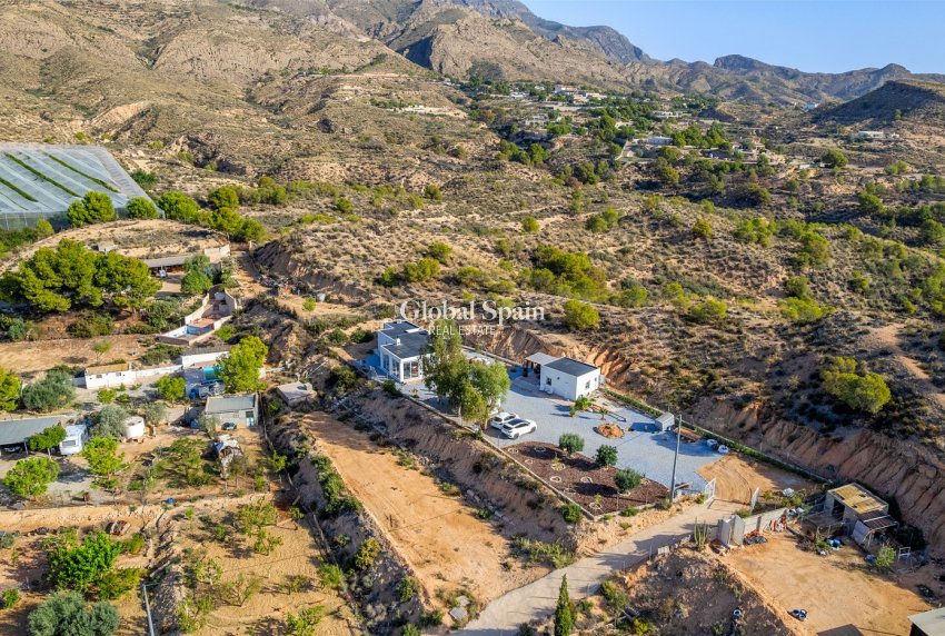 Resale - HOUSE -
CREVILLENTE - Inland