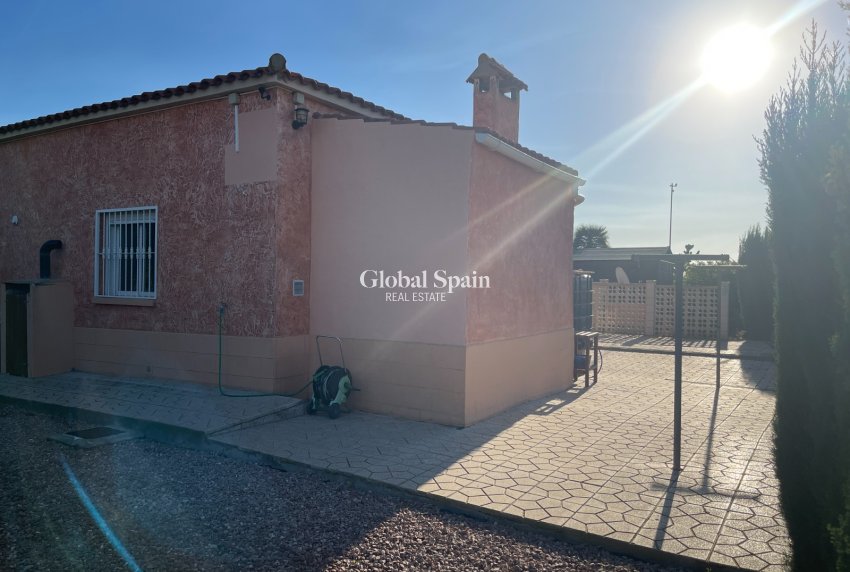 Resale - HOUSE -
CREVILLENTE - Inland