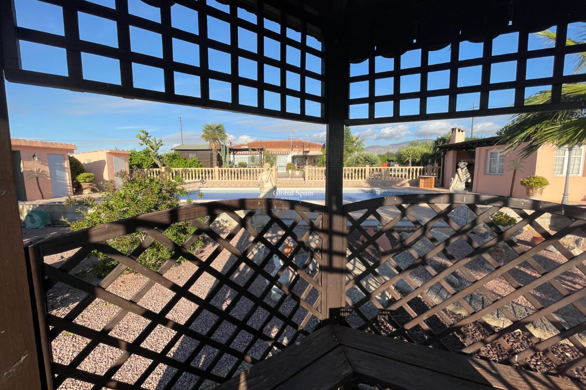 Resale - HOUSE -
CREVILLENTE - Inland