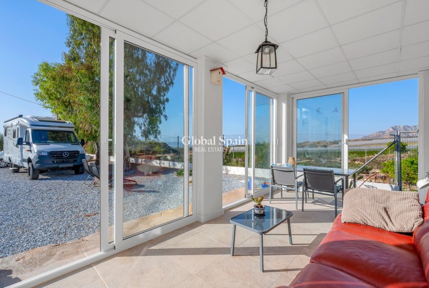 Resale - HOUSE -
CREVILLENTE - Inland