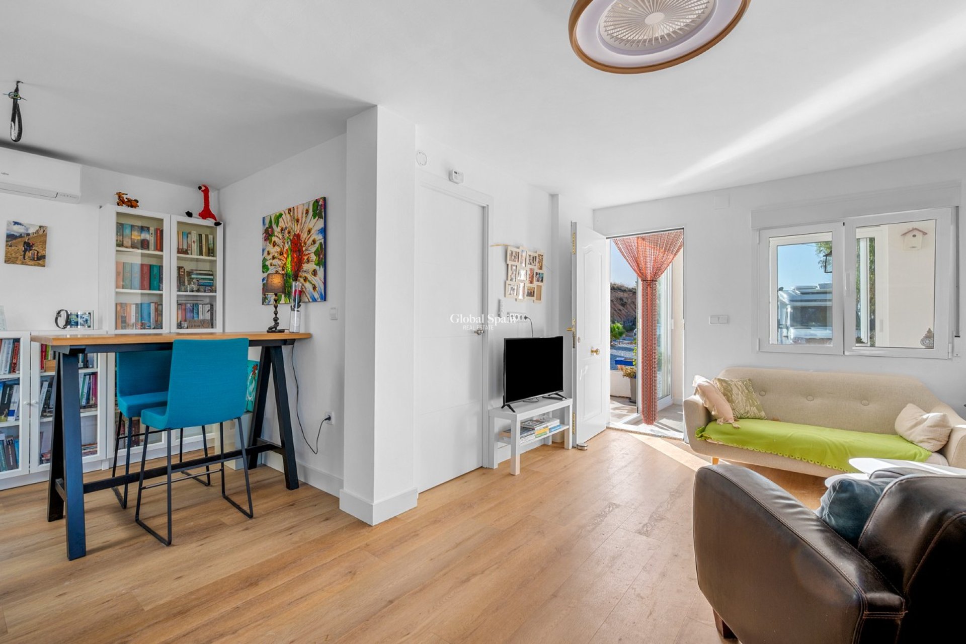 Resale - HOUSE -
CREVILLENTE - Inland