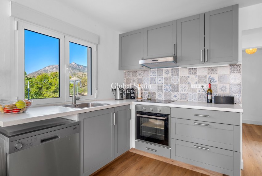 Resale - HOUSE -
CREVILLENTE - Inland