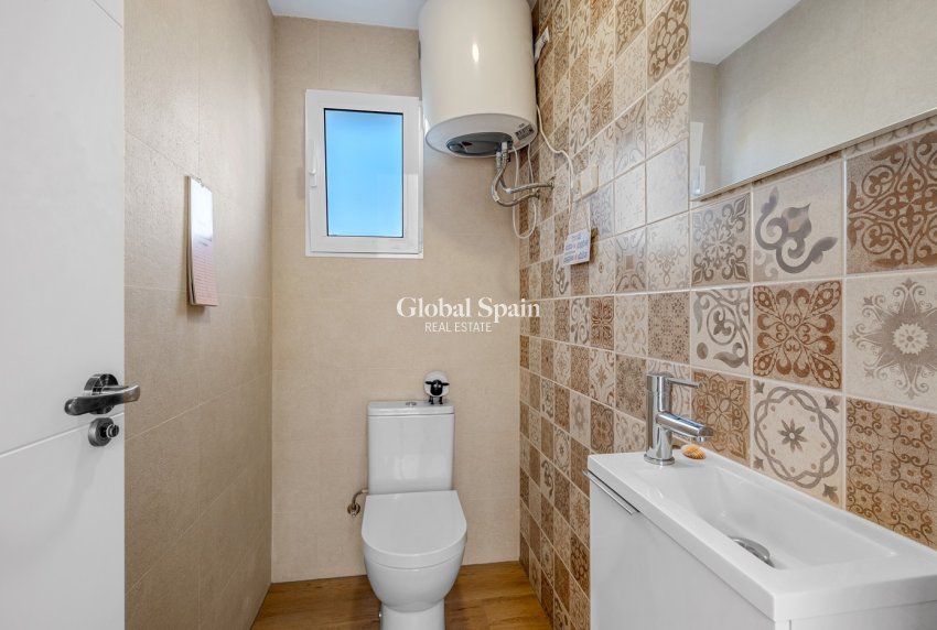 Resale - HOUSE -
CREVILLENTE - Inland