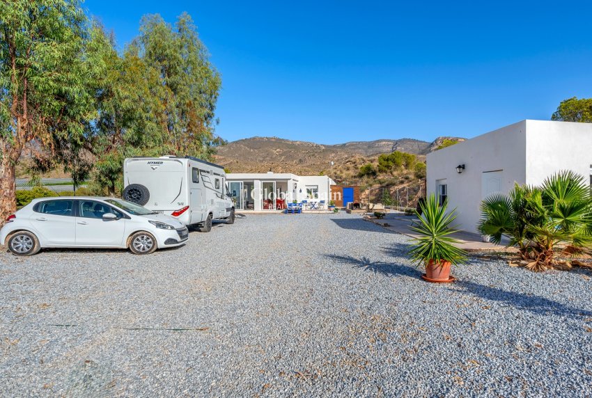 Resale - HOUSE -
CREVILLENTE - Inland