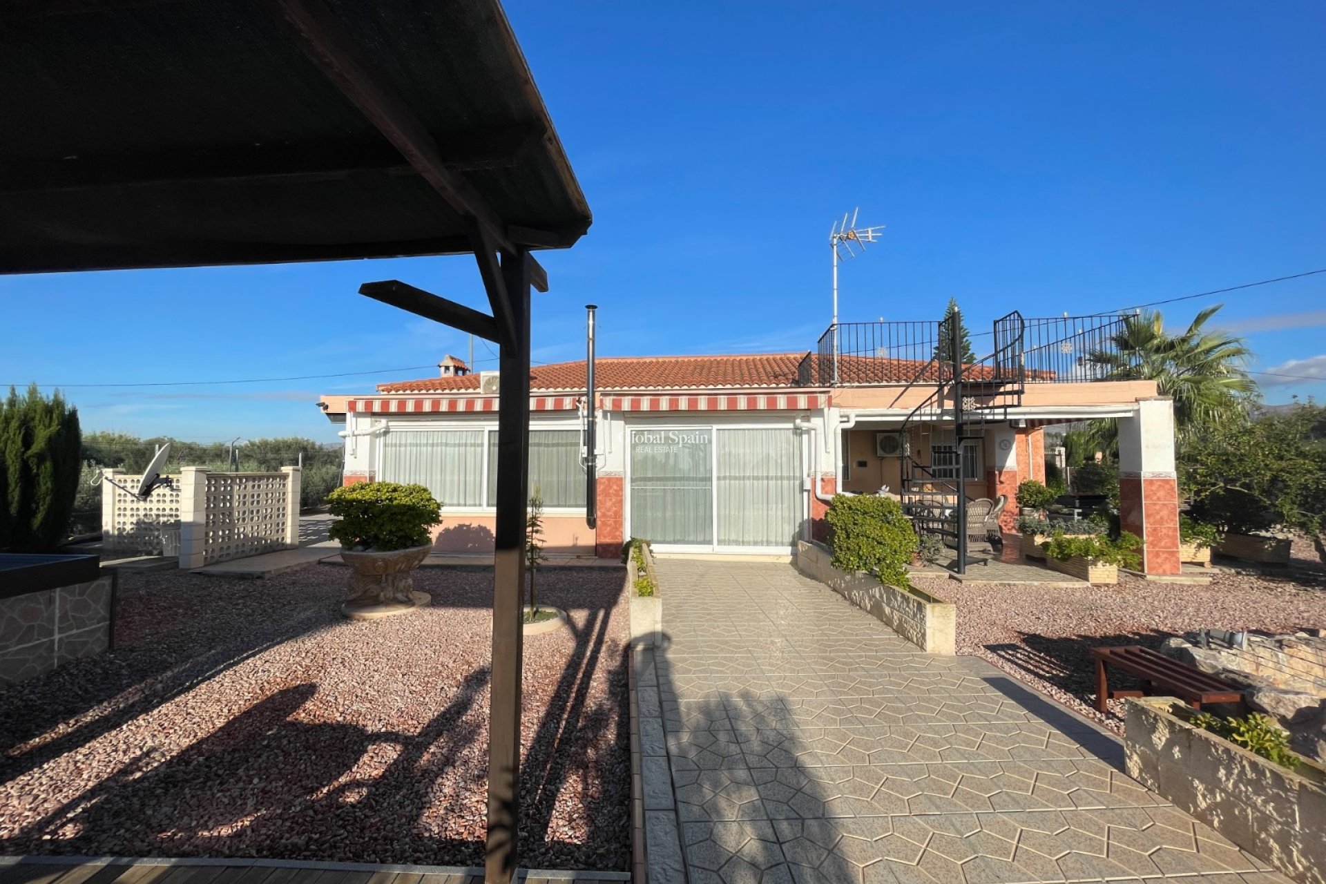 Resale - HOUSE -
CREVILLENTE - Inland