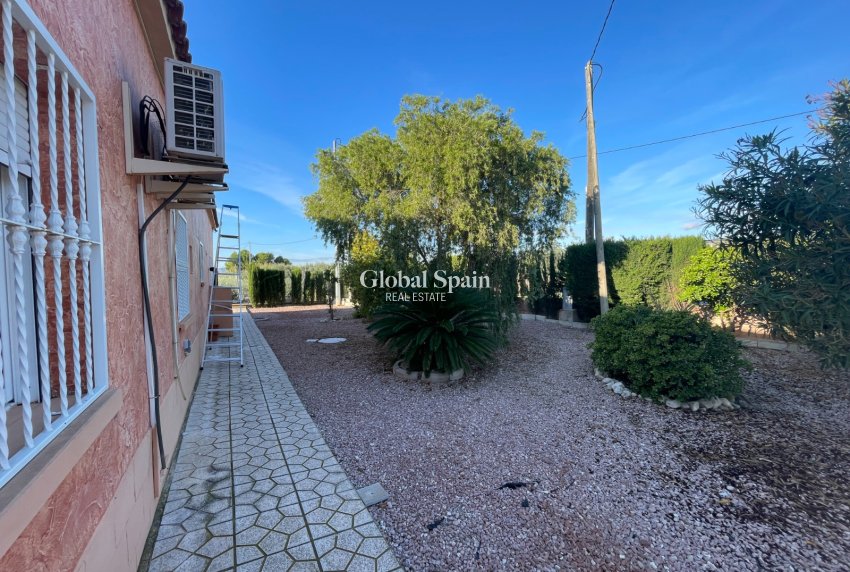 Resale - HOUSE -
CREVILLENTE - Inland