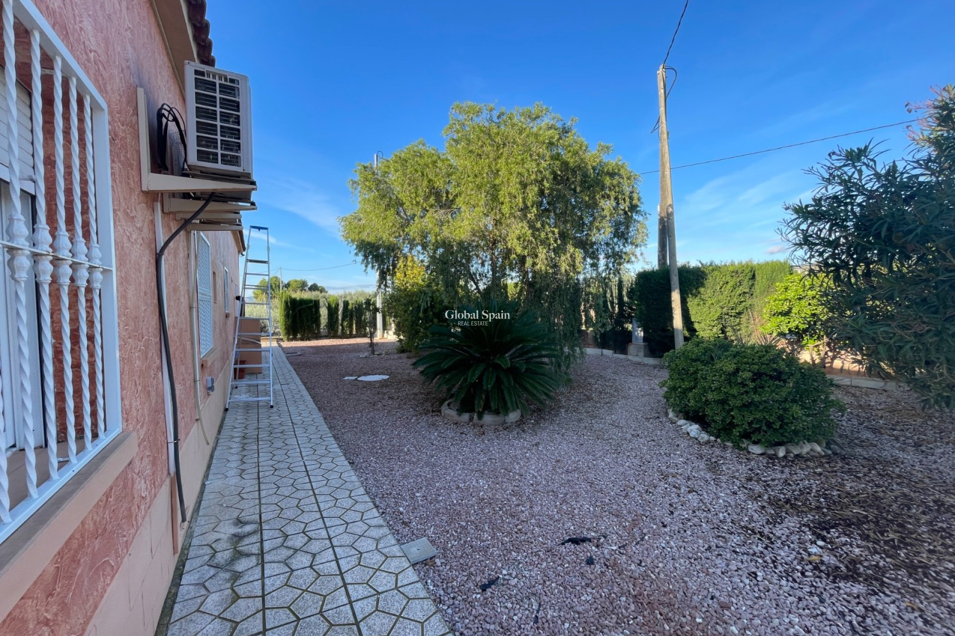Resale - HOUSE -
CREVILLENTE - Inland
