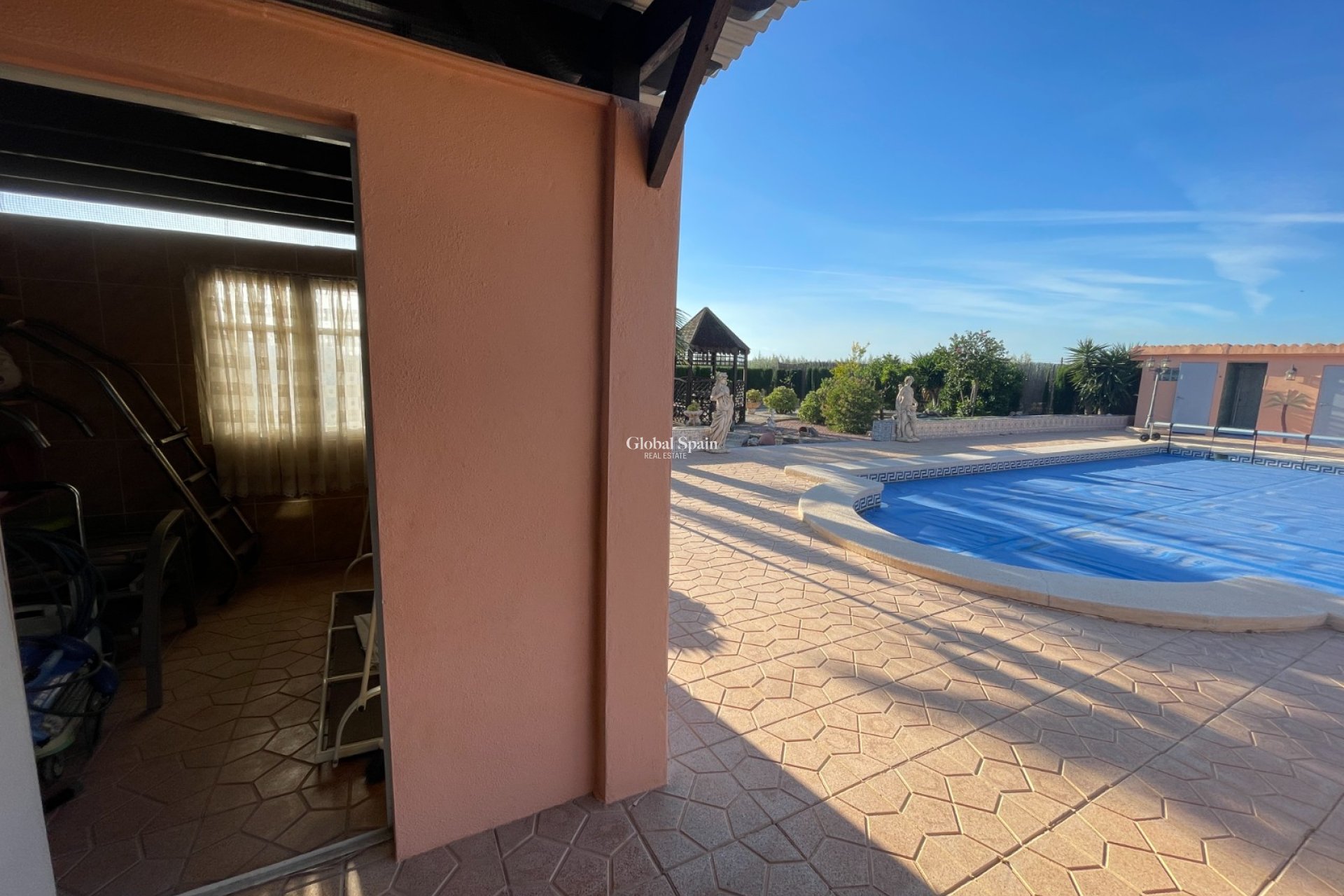 Resale - HOUSE -
CREVILLENTE - Inland