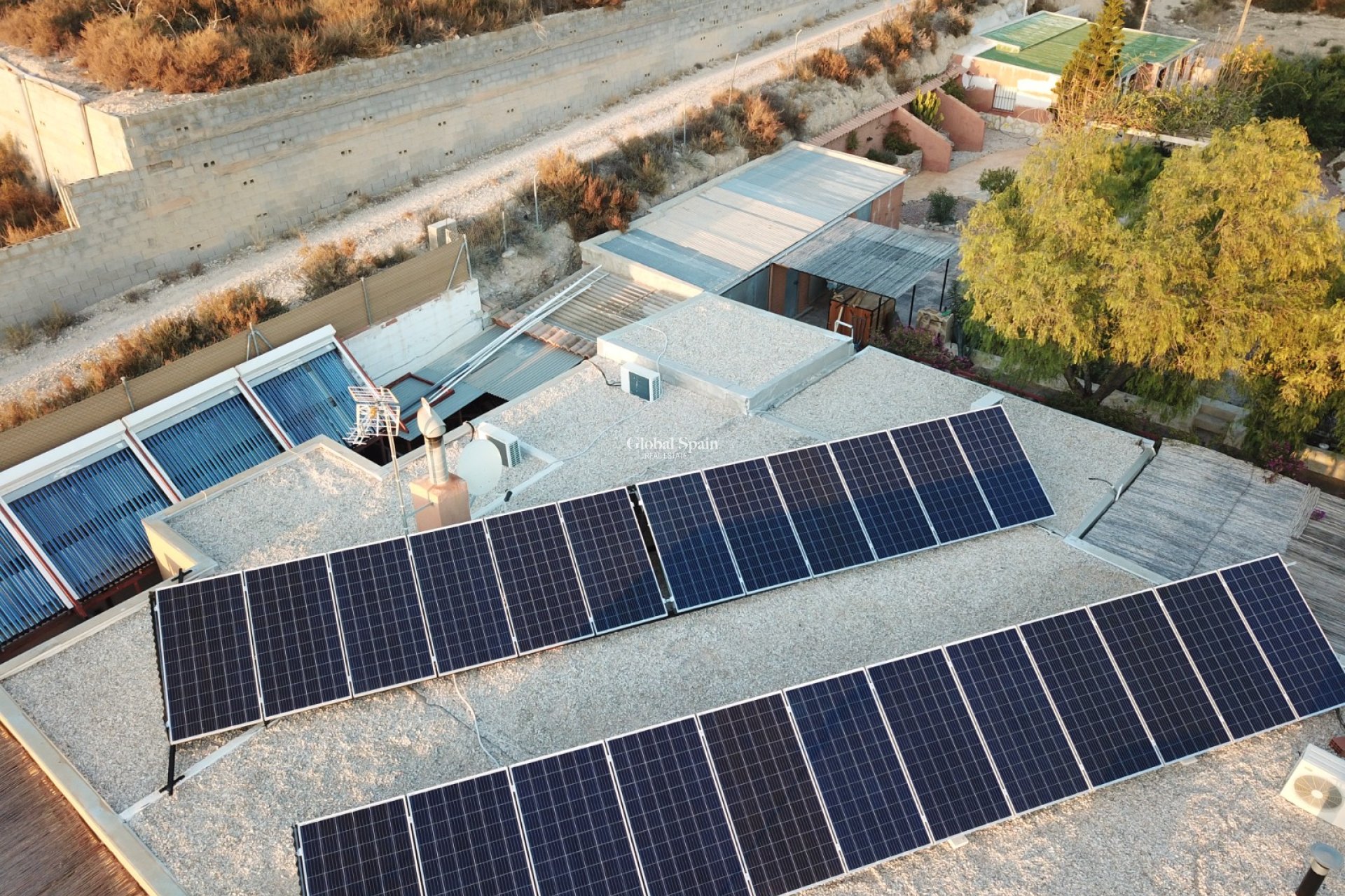 Resale - HOUSE -
CREVILLENTE - Inland