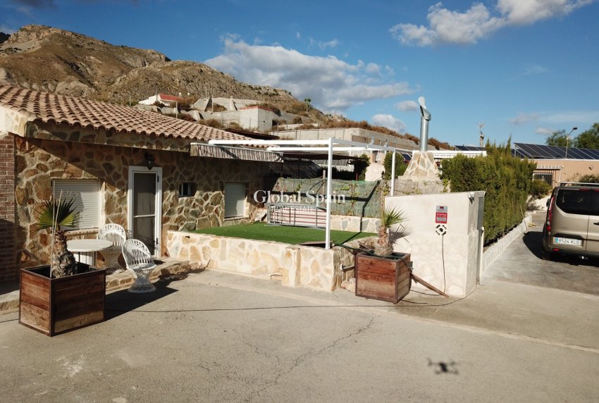 Resale - HOUSE -
CREVILLENTE - Inland