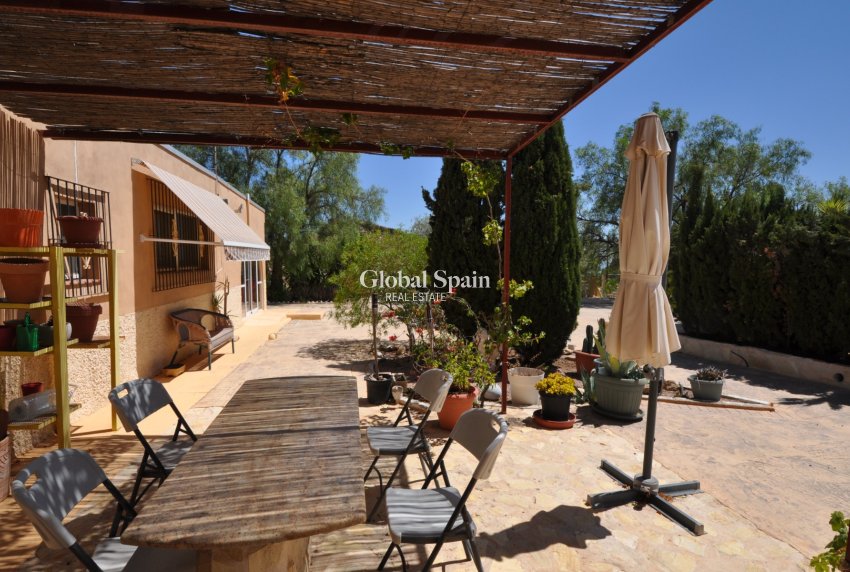 Resale - HOUSE -
CREVILLENTE - Inland