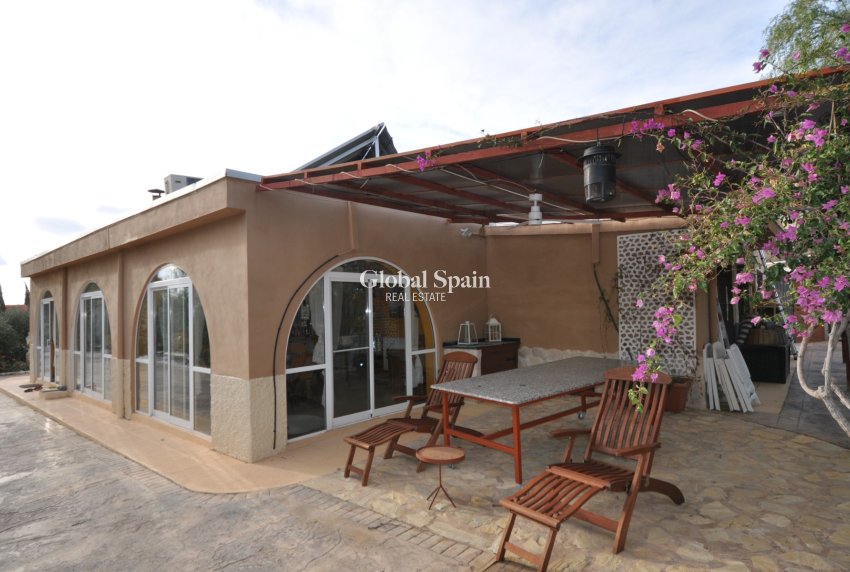 Resale - HOUSE -
CREVILLENTE - Inland