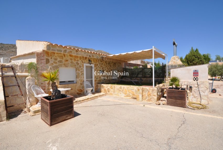 Resale - HOUSE -
CREVILLENTE - Inland