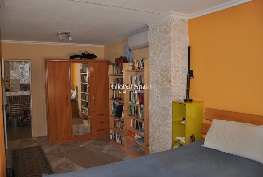 Resale - HOUSE -
CREVILLENTE - Inland