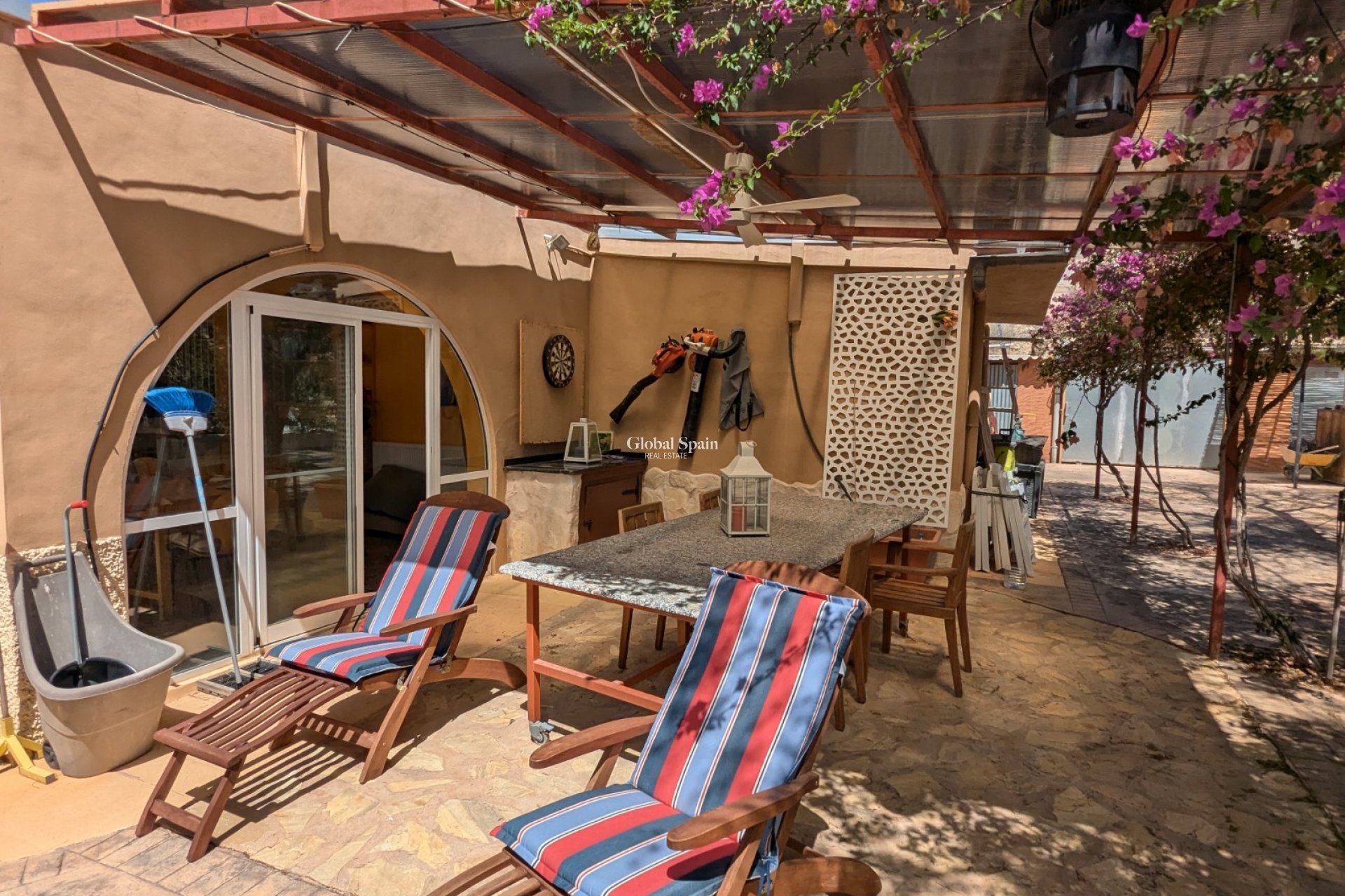Resale - HOUSE -
CREVILLENTE - Inland
