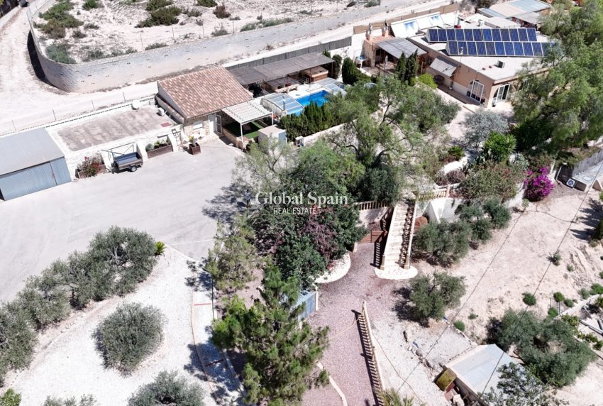 Resale - HOUSE -
CREVILLENTE - Inland