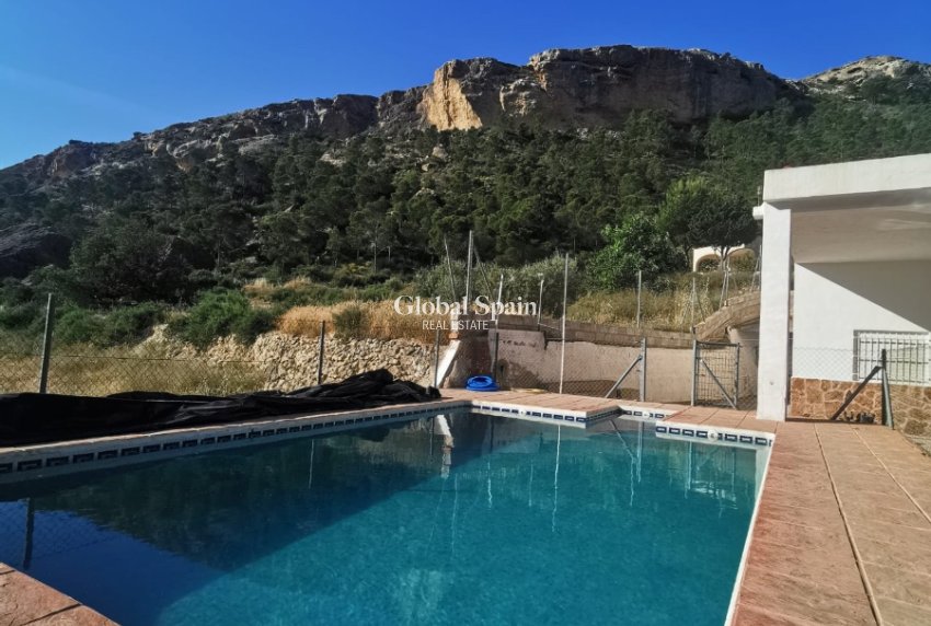 Resale - HOUSE -
CREVILLENTE - Inland