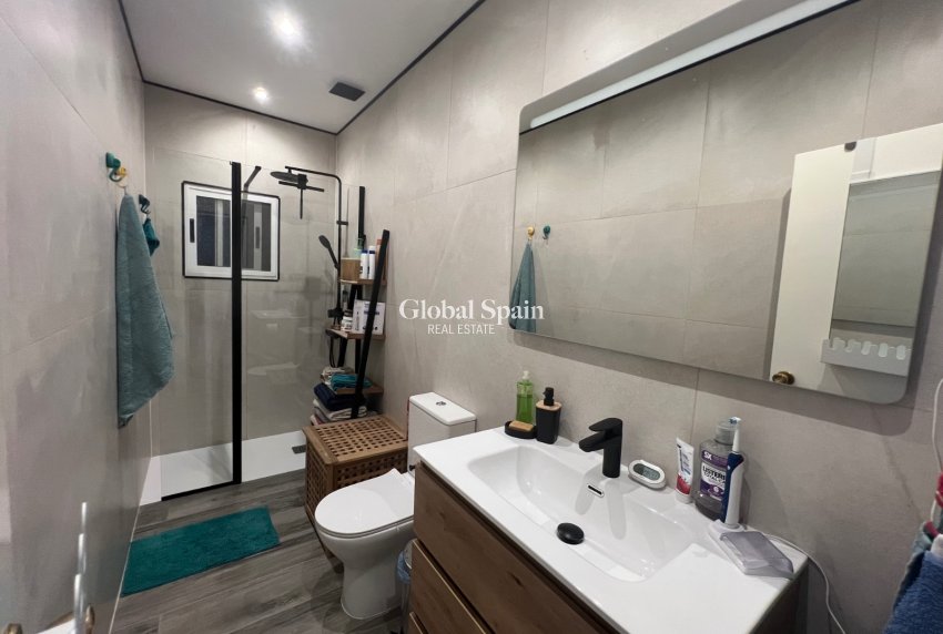 Resale - HOUSE -
CREVILLENTE - Inland