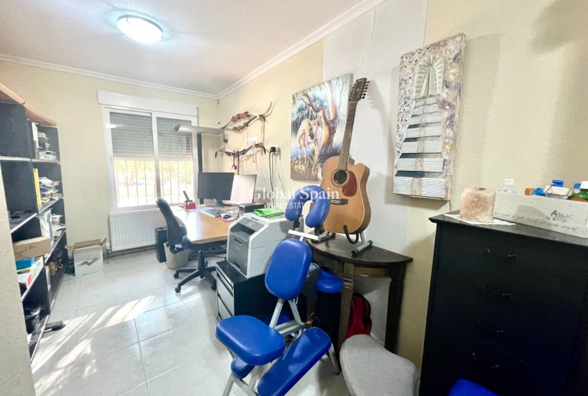 Resale - HOUSE -
CREVILLENTE - Inland