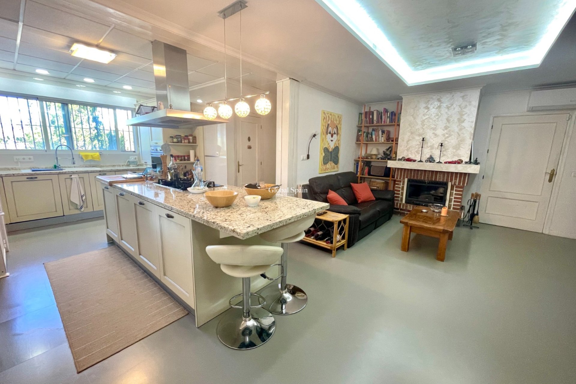 Resale - HOUSE -
CREVILLENTE - Inland