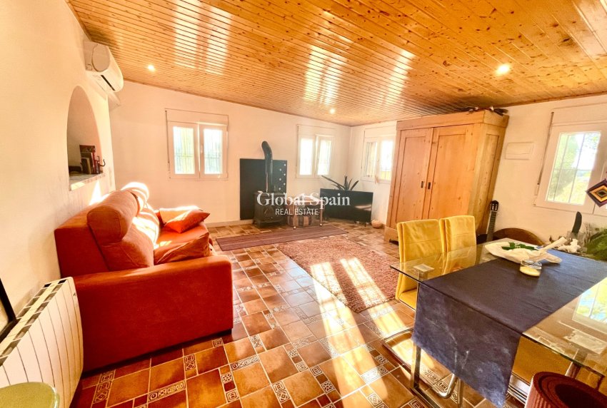 Resale - HOUSE -
CREVILLENTE - Inland