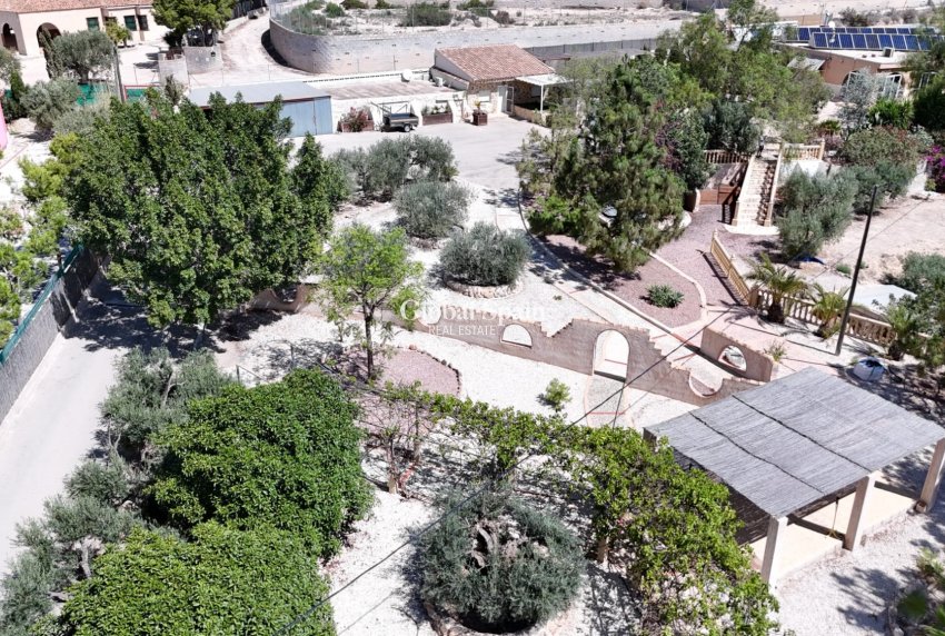 Resale - HOUSE -
CREVILLENTE