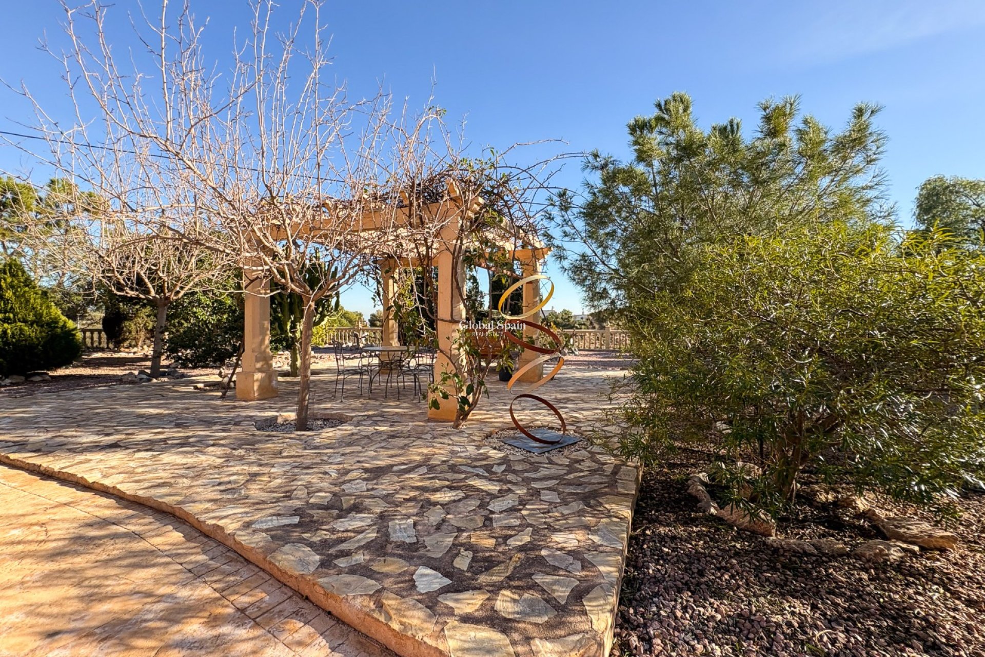 Resale - HOUSE -
CREVILLENTE