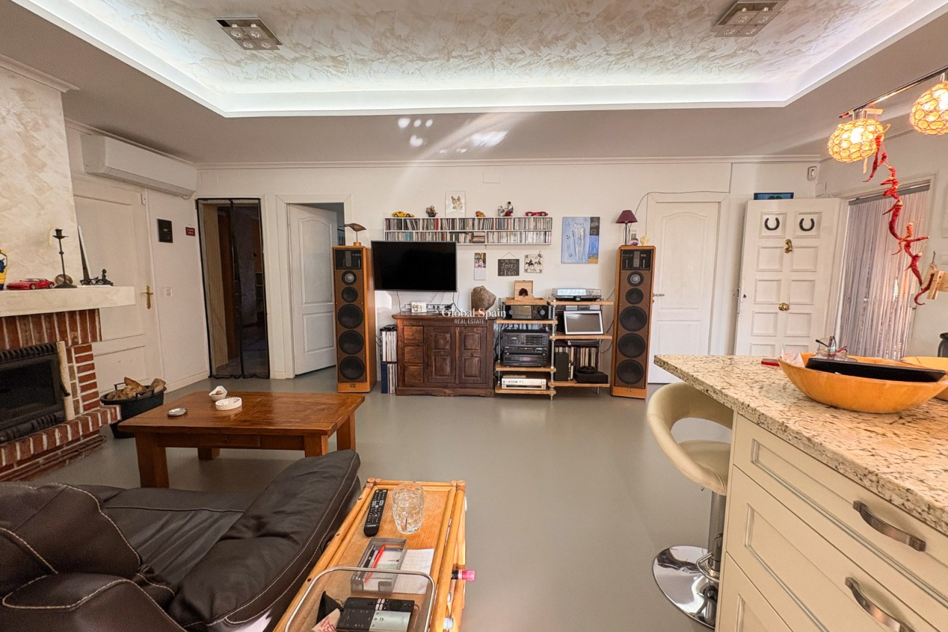 Resale - HOUSE -
CREVILLENTE