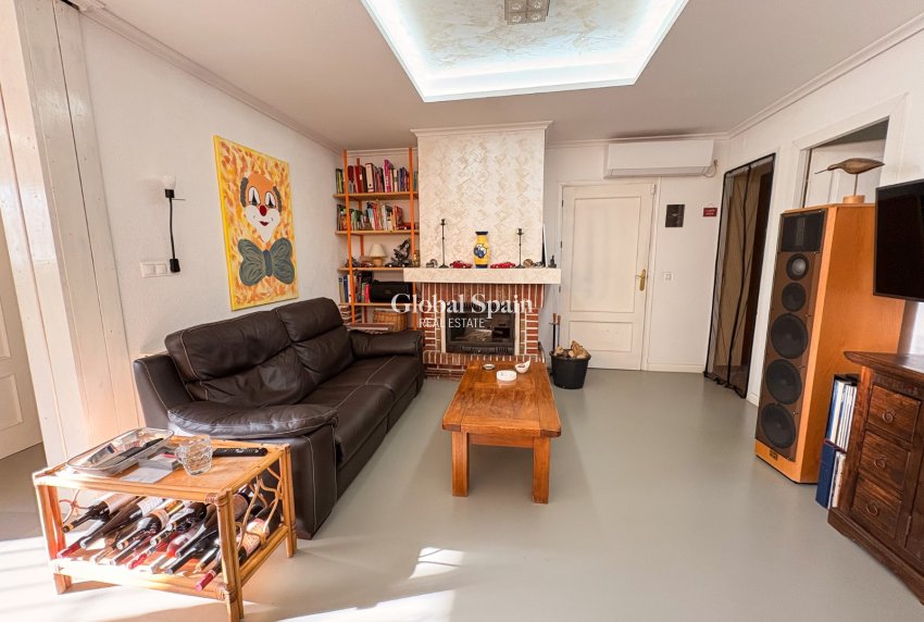 Resale - HOUSE -
CREVILLENTE