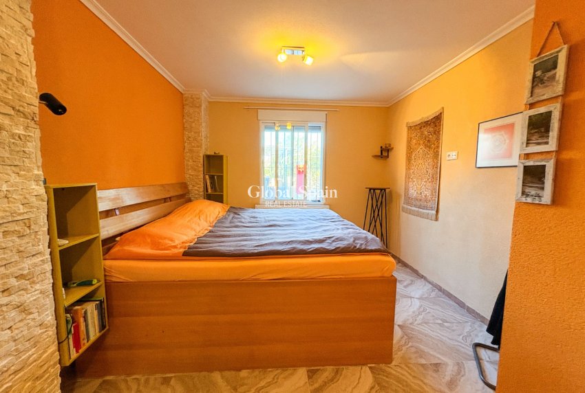 Resale - HOUSE -
CREVILLENTE