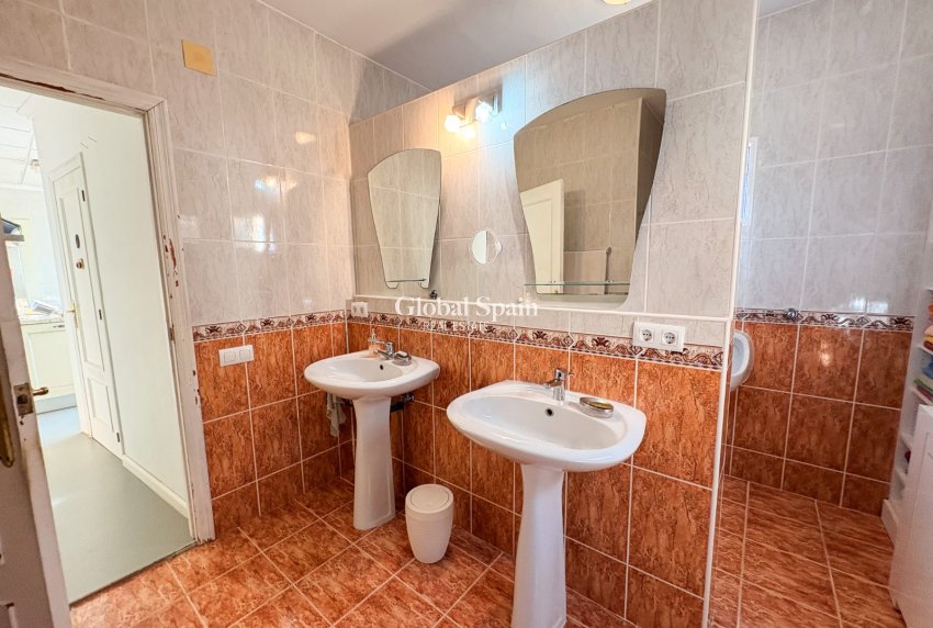 Resale - HOUSE -
CREVILLENTE