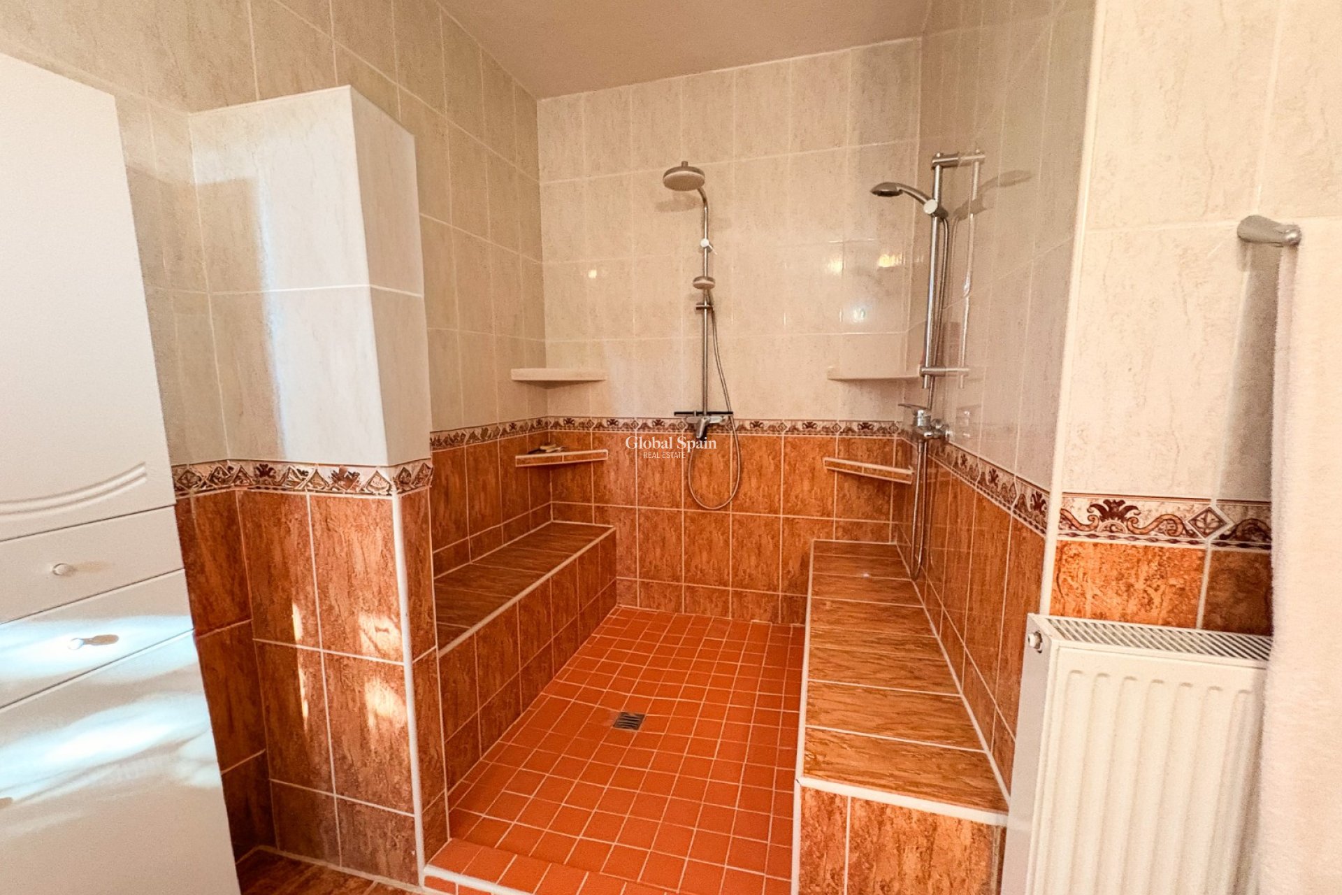 Resale - HOUSE -
CREVILLENTE