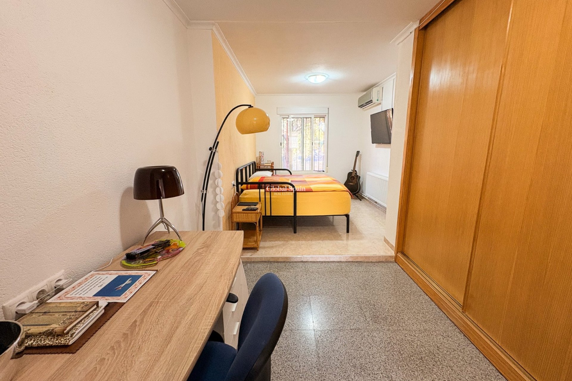 Resale - HOUSE -
CREVILLENTE