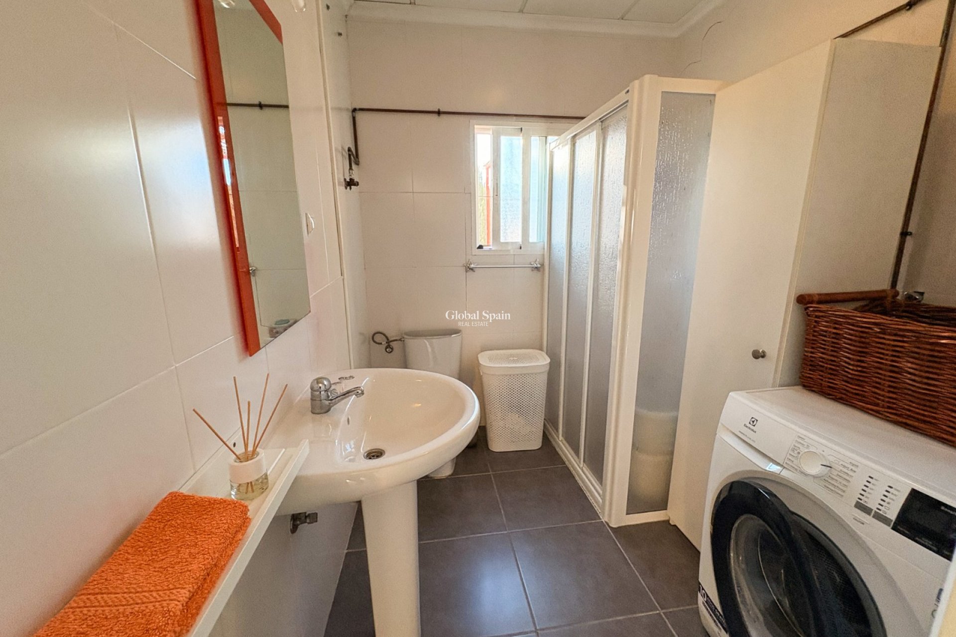 Resale - HOUSE -
CREVILLENTE