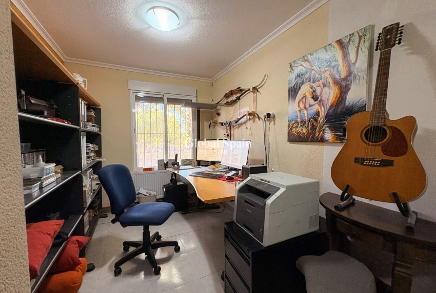 Resale - HOUSE -
CREVILLENTE