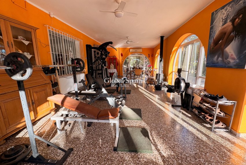 Resale - HOUSE -
CREVILLENTE