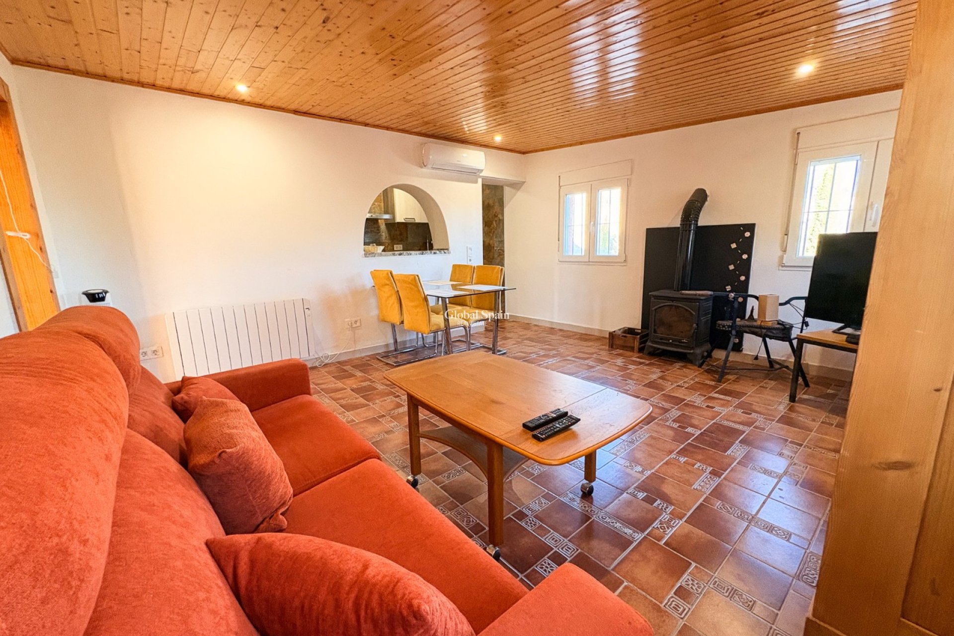 Resale - HOUSE -
CREVILLENTE