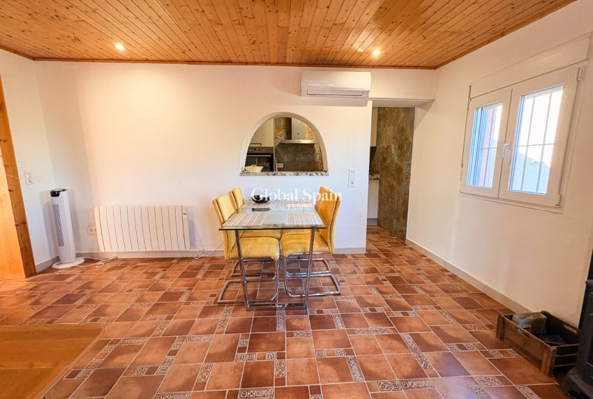 Resale - HOUSE -
CREVILLENTE