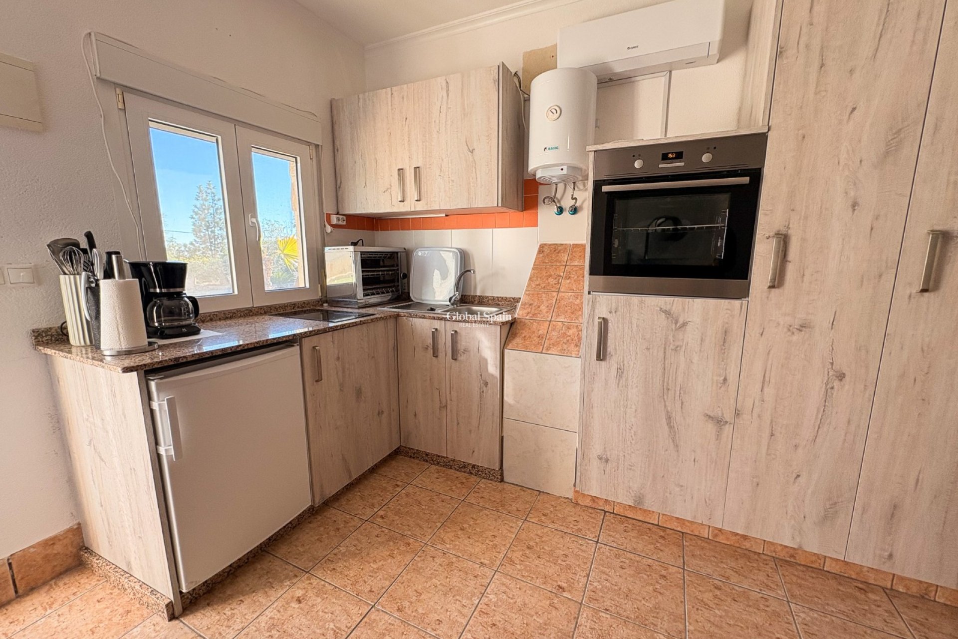 Resale - HOUSE -
CREVILLENTE