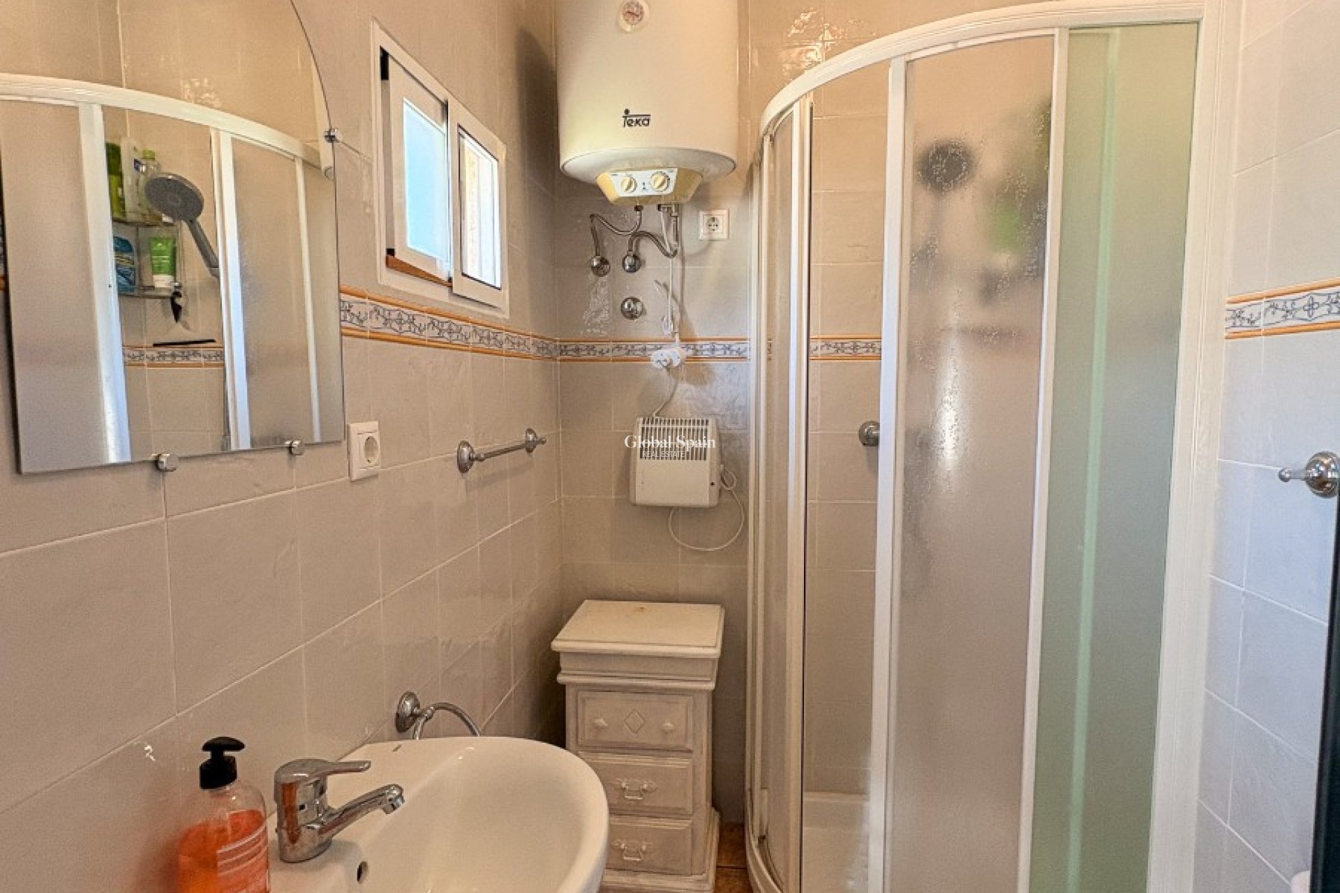 Resale - HOUSE -
CREVILLENTE