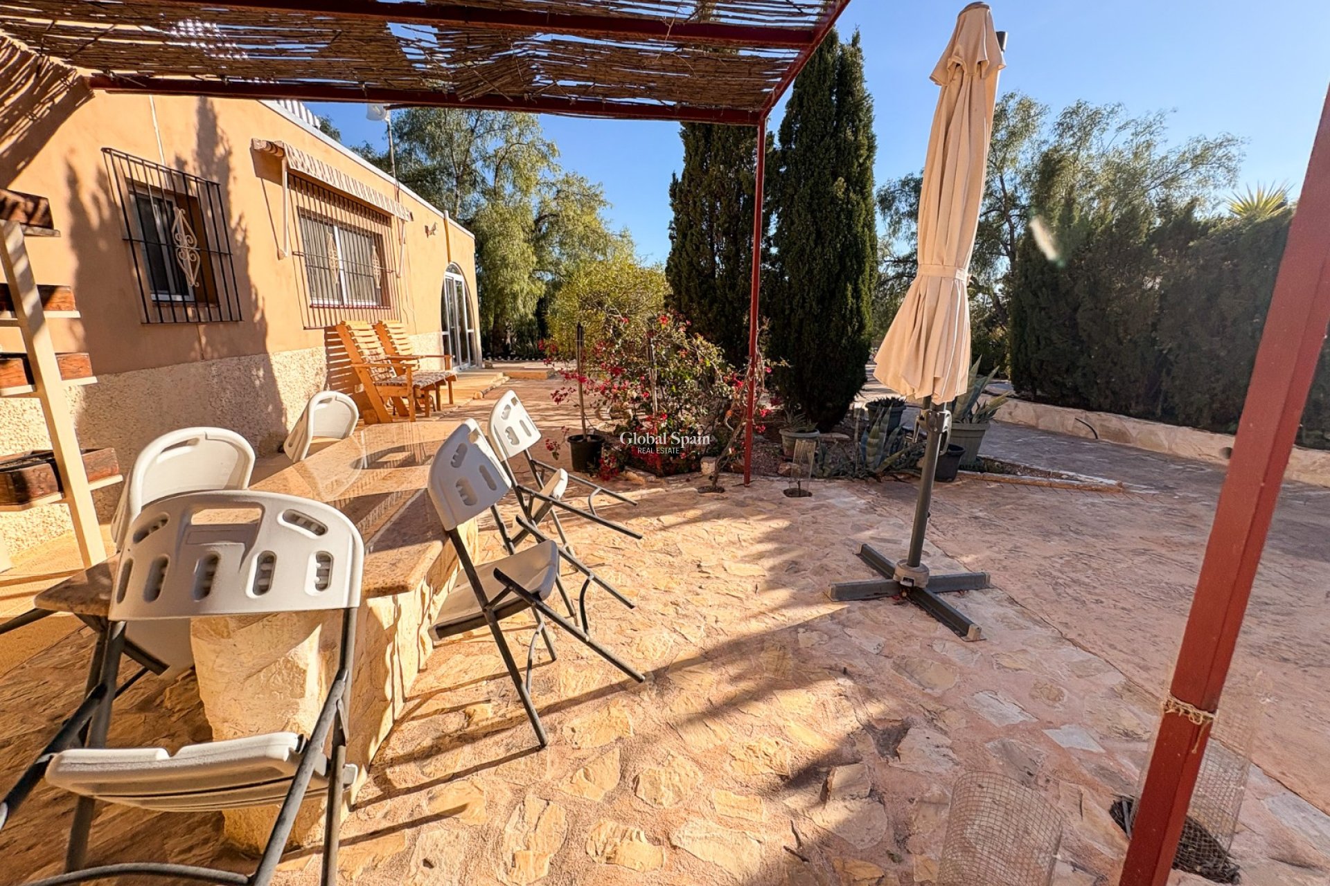 Resale - HOUSE -
CREVILLENTE