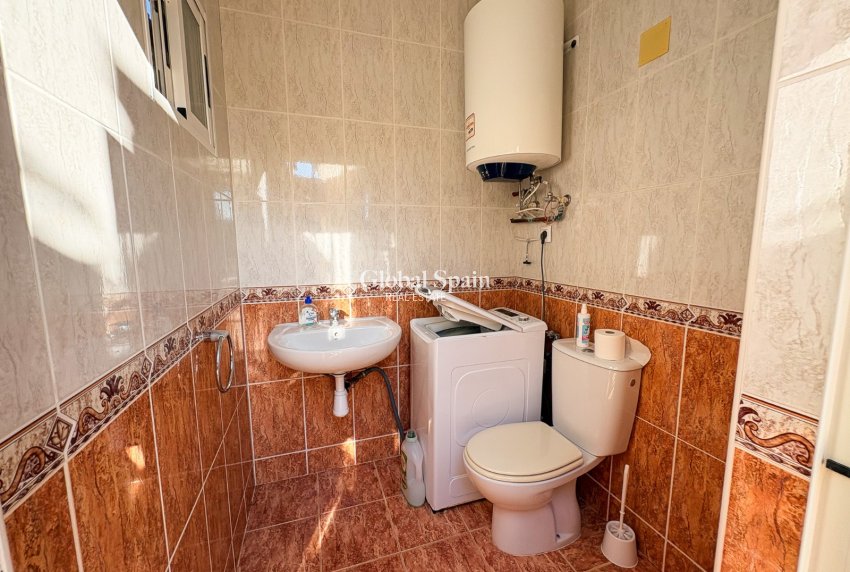 Resale - HOUSE -
CREVILLENTE