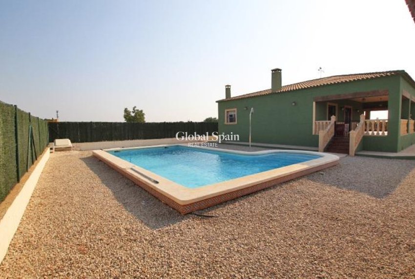 Resale - HOUSE -
DAYA NUEVA - Comunidad valenciana