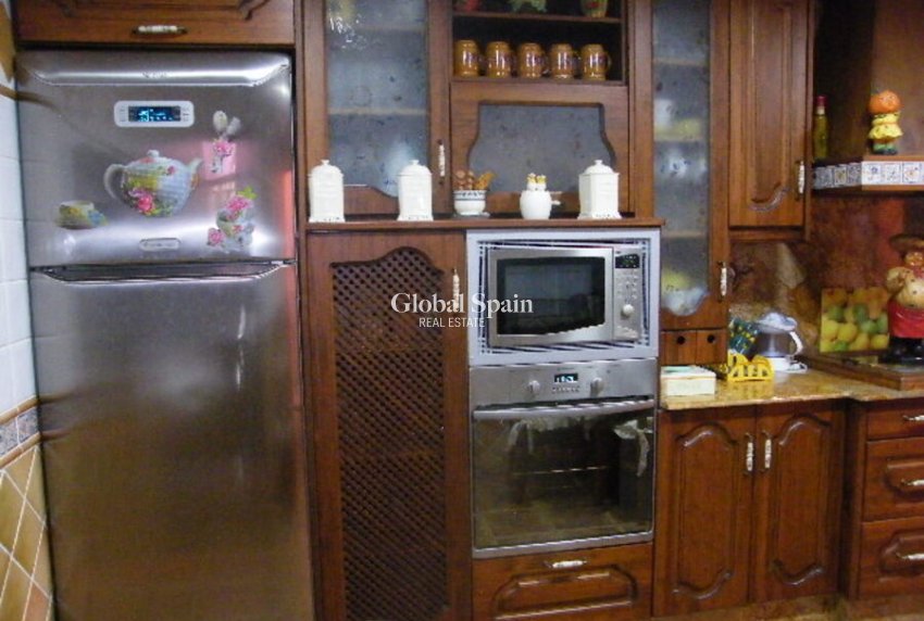 Resale - HOUSE -
DAYA NUEVA - Costa Blanca