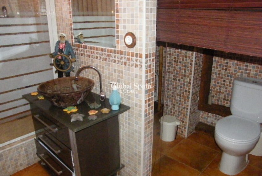 Resale - HOUSE -
DAYA NUEVA - Costa Blanca