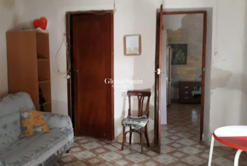 Resale - HOUSE -
DAYA NUEVA - Costa Blanca