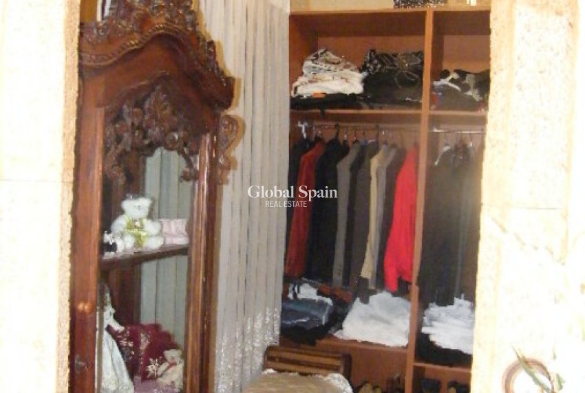 Resale - HOUSE -
DAYA NUEVA - Costa Blanca